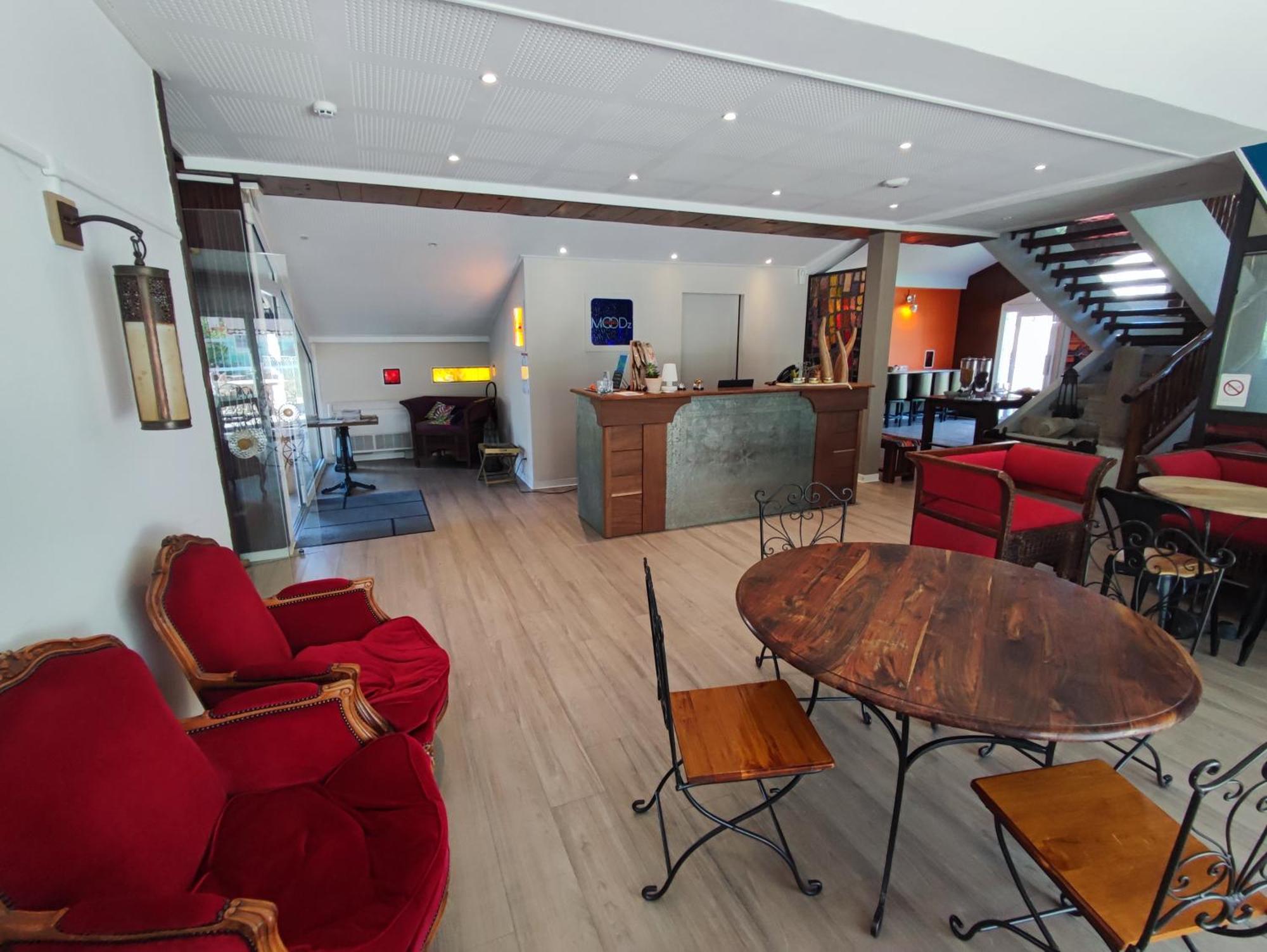 Moodz Hotel Vienne Pont-Eveque ภายนอก รูปภาพ