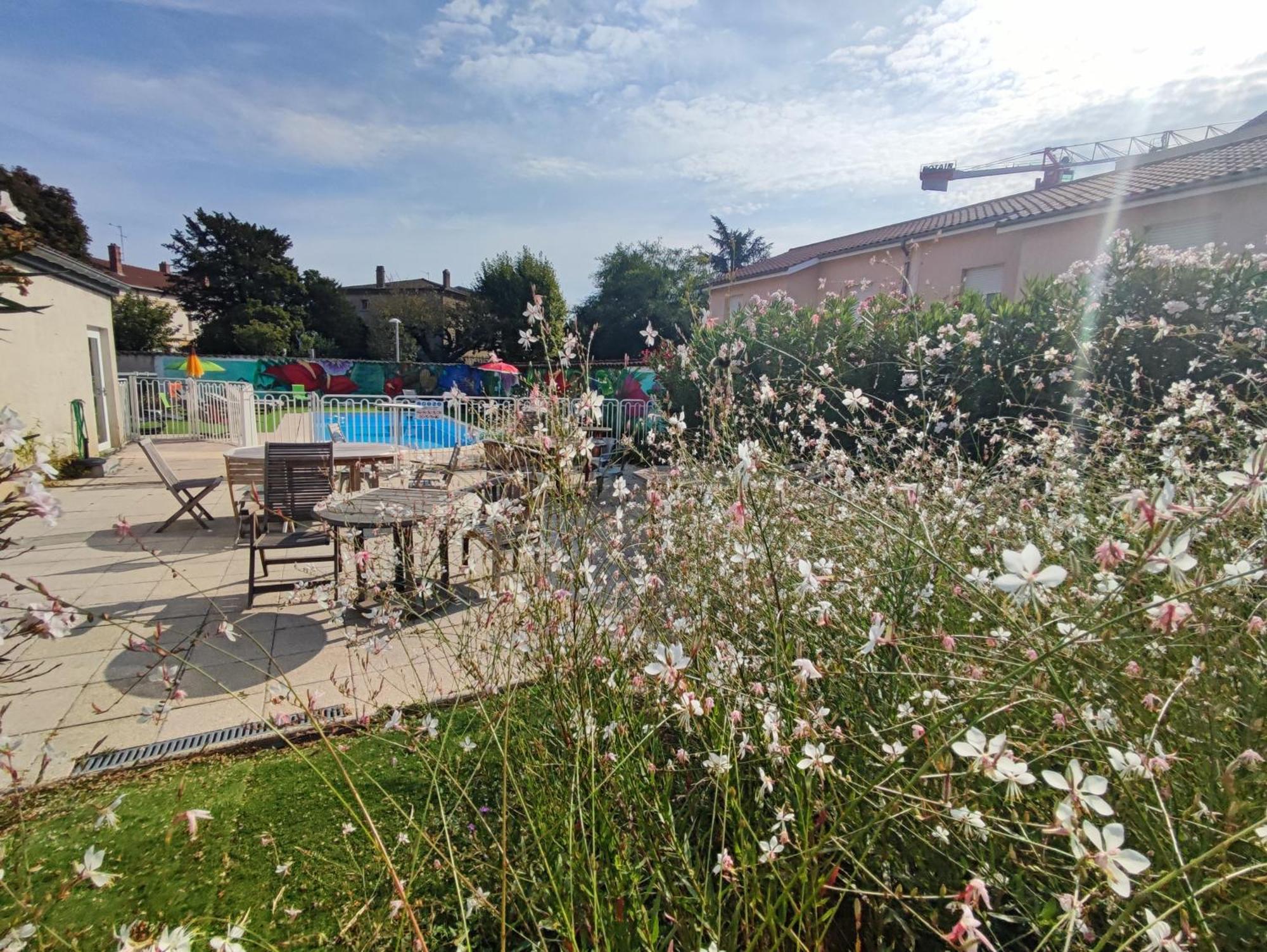Moodz Hotel Vienne Pont-Eveque ภายนอก รูปภาพ
