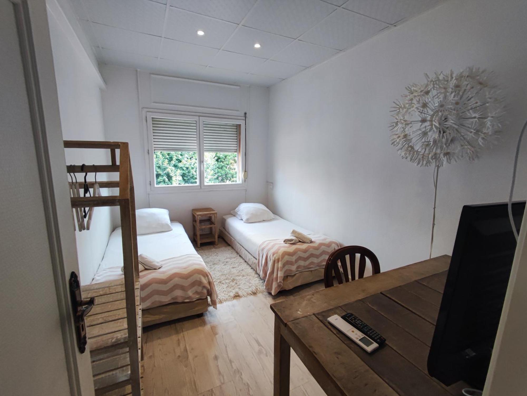 Moodz Hotel Vienne Pont-Eveque ภายนอก รูปภาพ