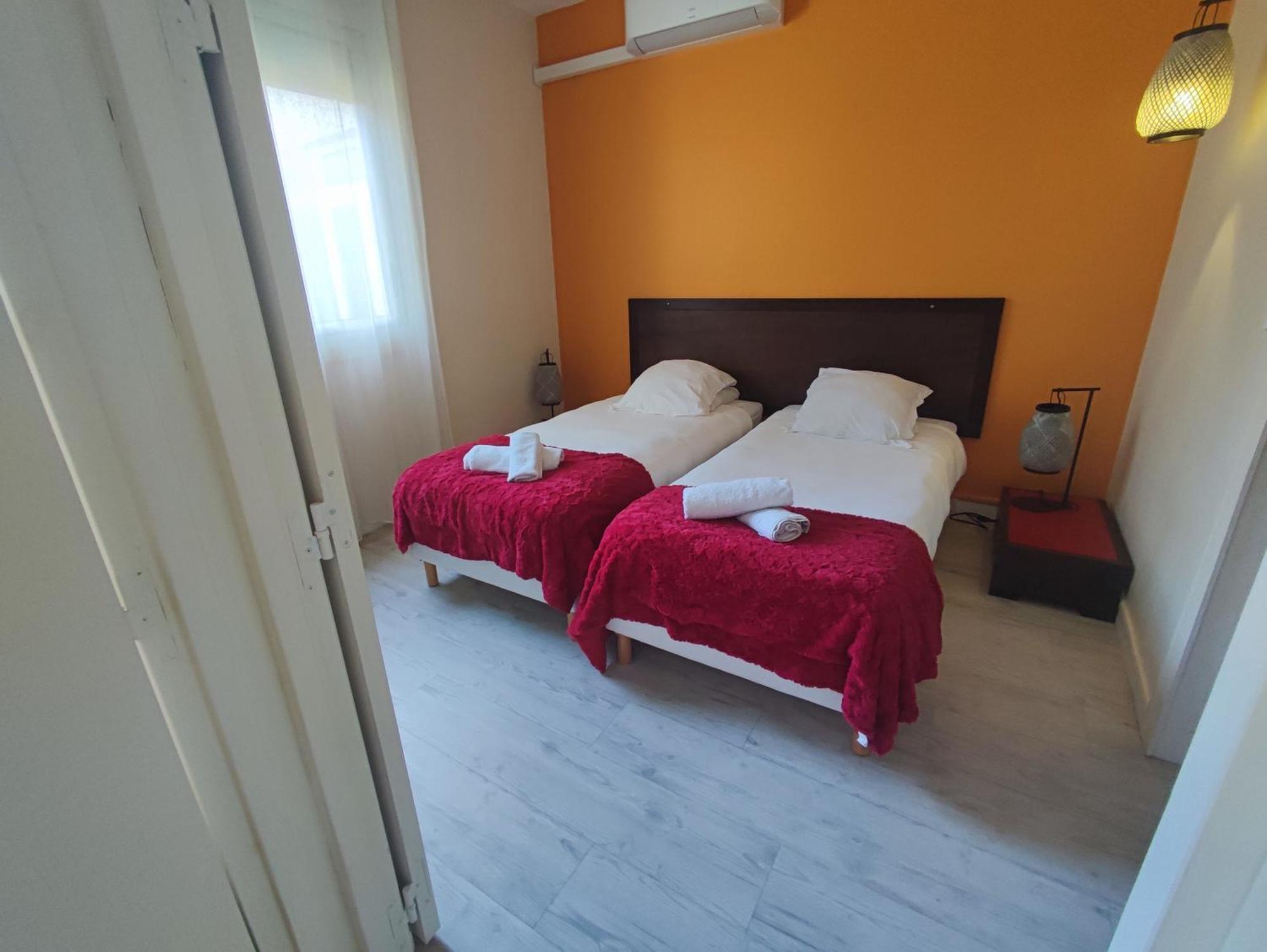 Moodz Hotel Vienne Pont-Eveque ภายนอก รูปภาพ