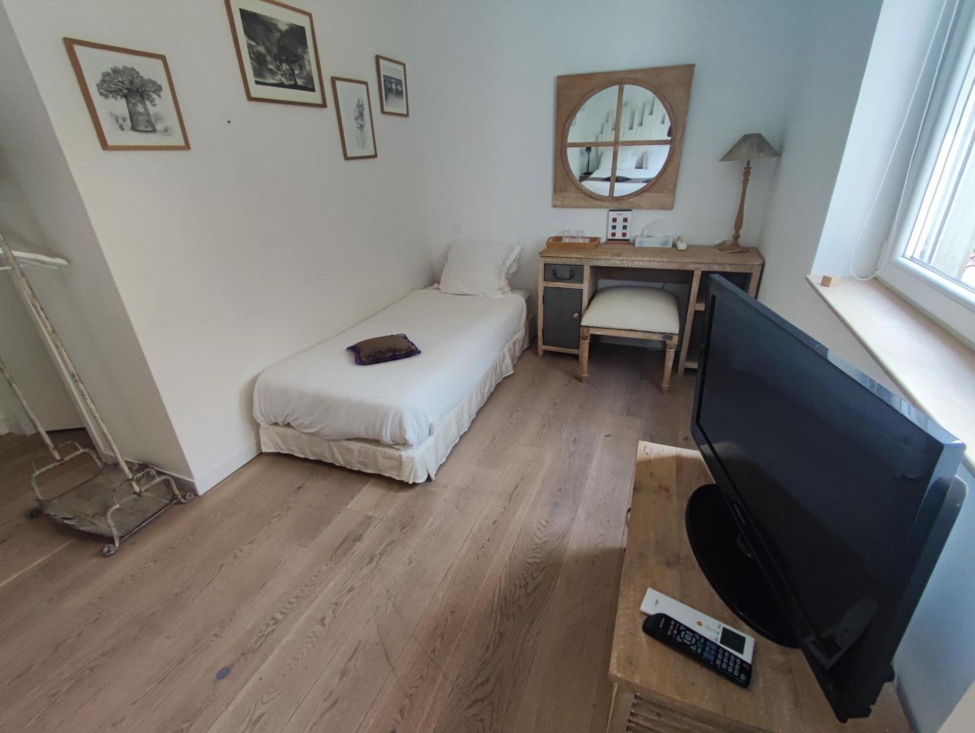 Moodz Hotel Vienne Pont-Eveque ภายนอก รูปภาพ