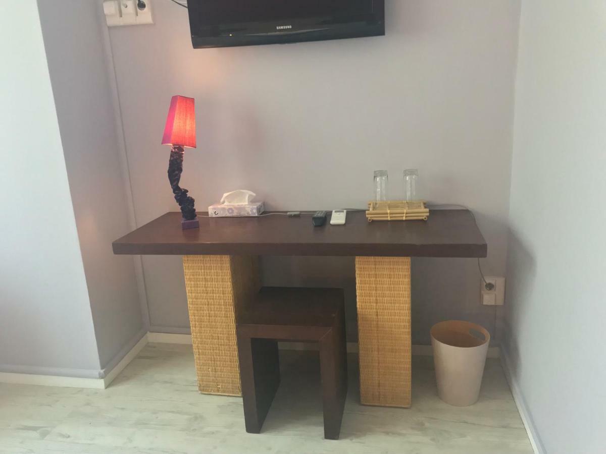 Moodz Hotel Vienne Pont-Eveque ภายนอก รูปภาพ