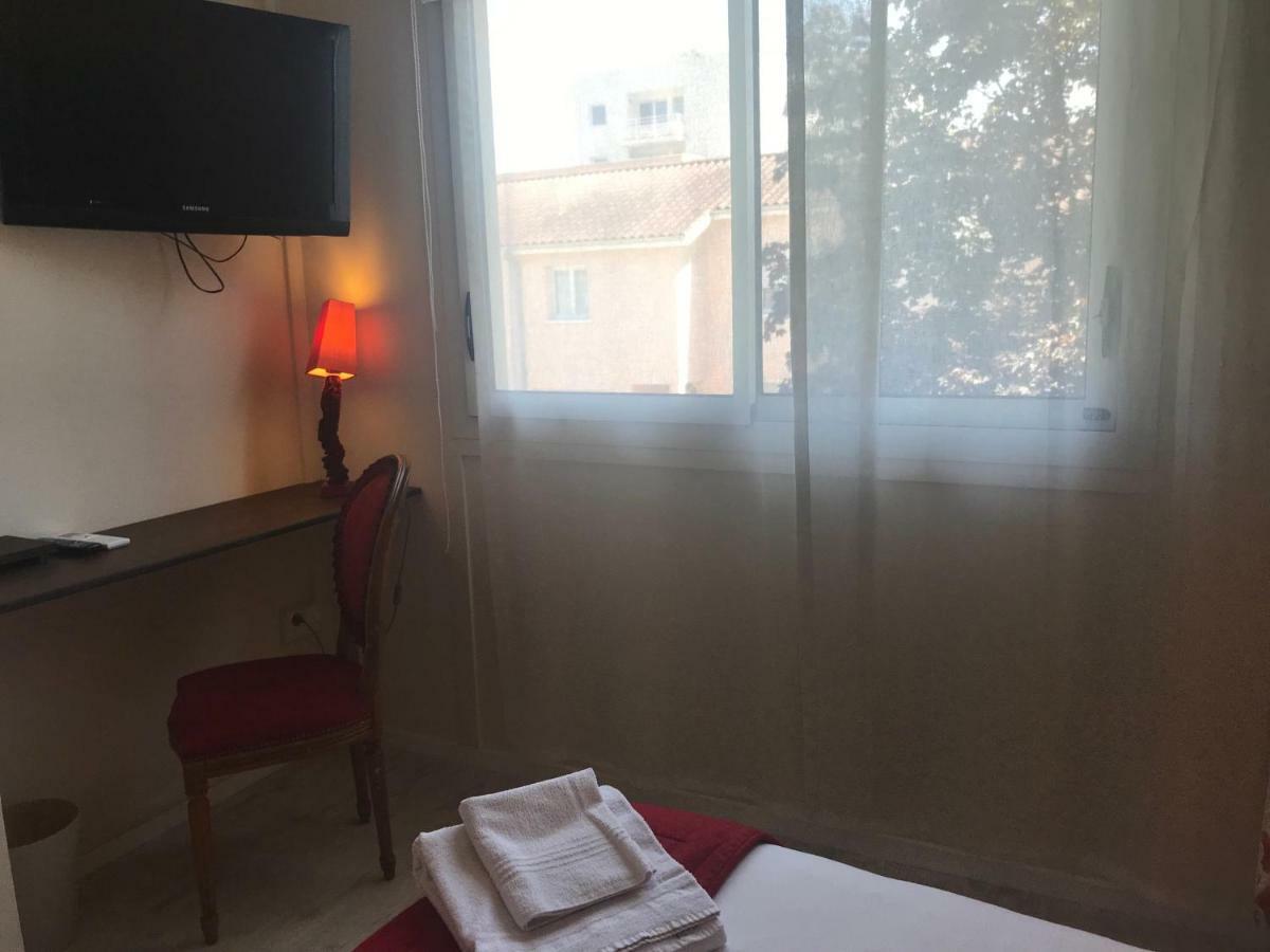 Moodz Hotel Vienne Pont-Eveque ภายนอก รูปภาพ